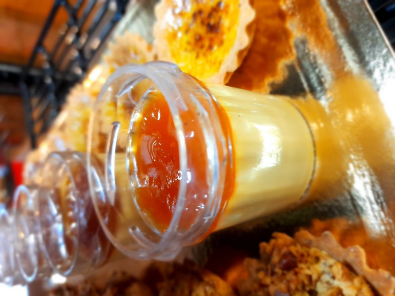 MIGNARDISE PANA COTTA CONFITURE SAFRANEE
